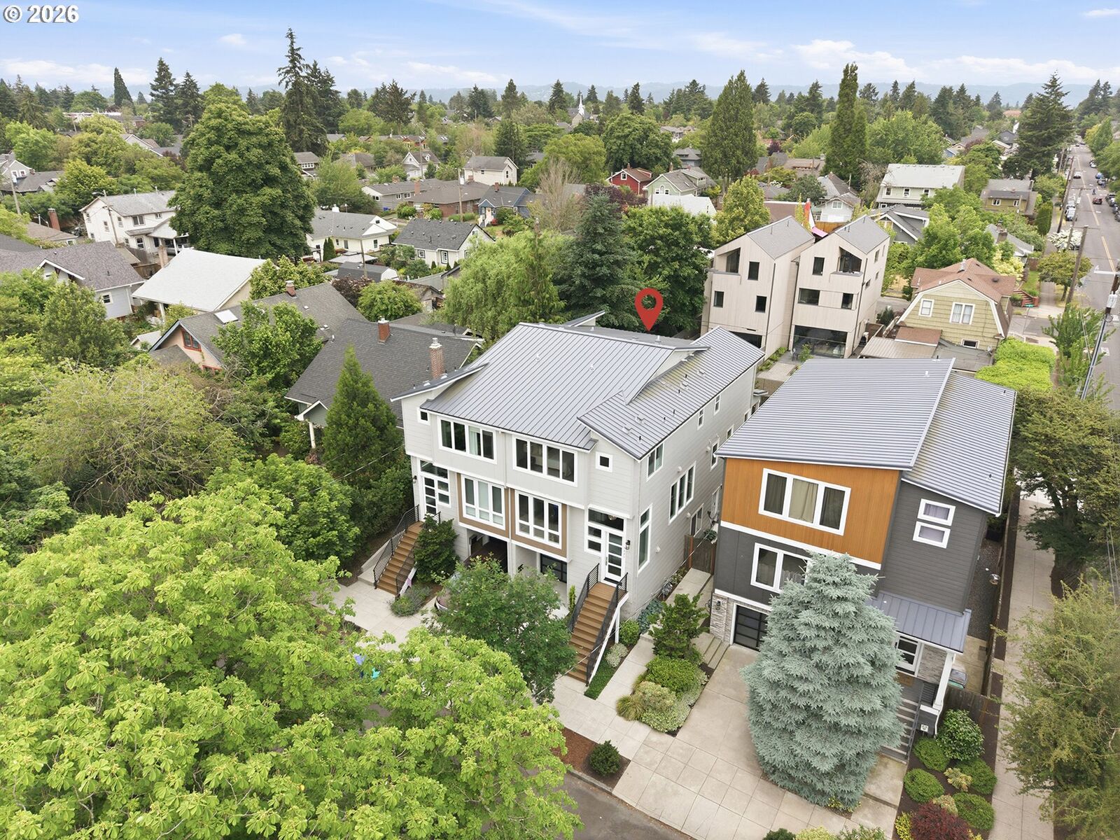 Property Photo: 5425 NE 32nd Pl OR 97211