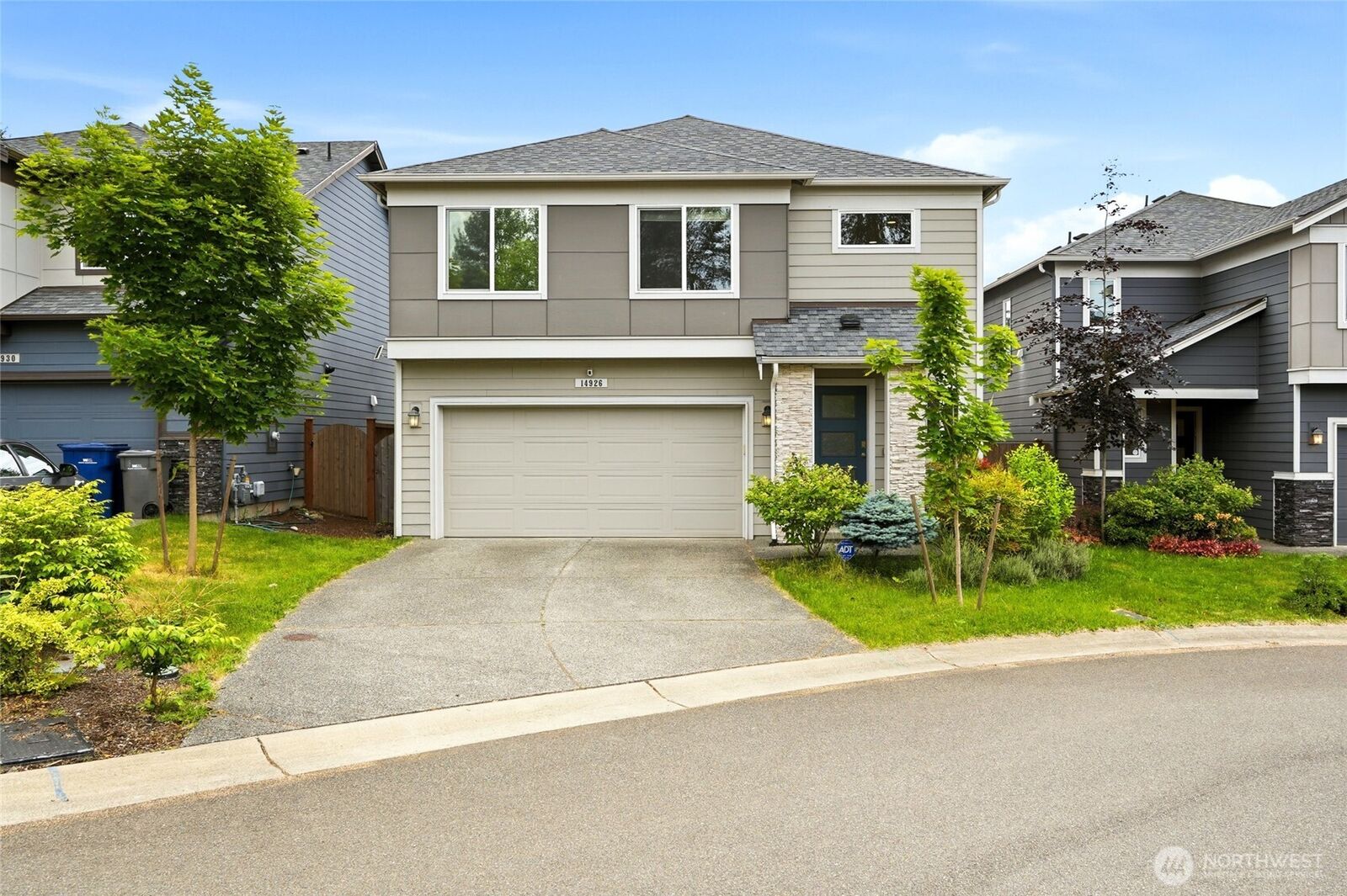 Property Photo:  14926  18th Ave W  WA 98087 