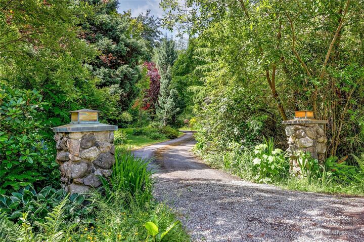 Property Photo:  8883 NE Wardwell Road  WA 98110 