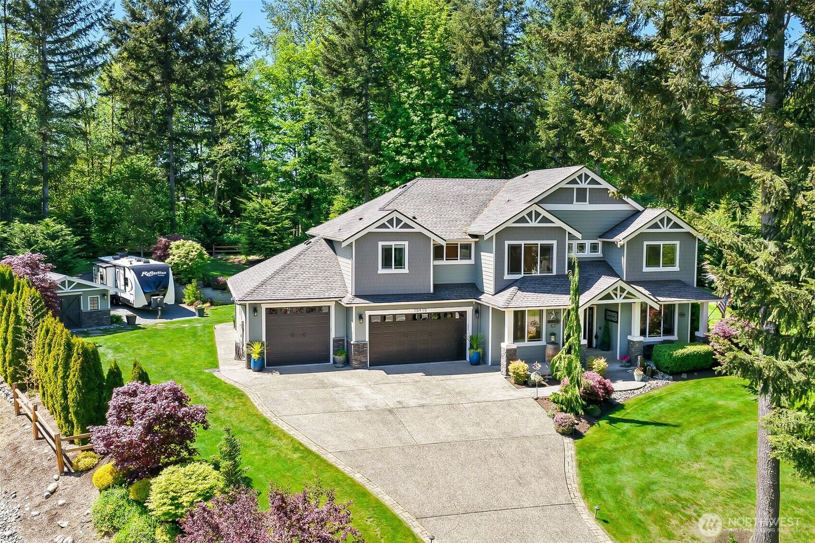 Property Photo: 10910 204th Avenue SE WA 98290