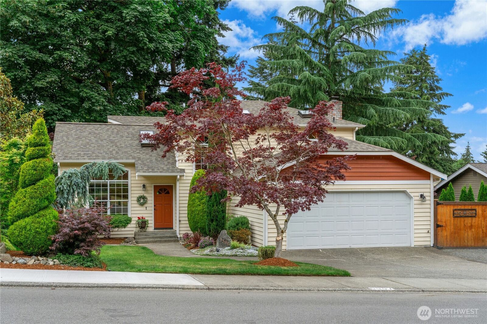 Property Photo: 5507 James Avenue SE WA 98092