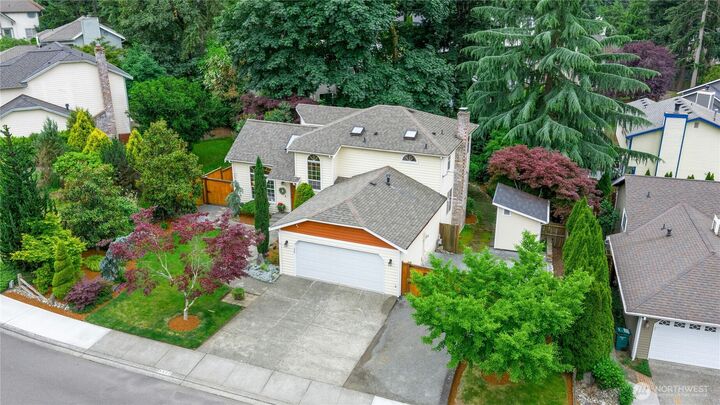 Property Photo:  5507  James Avenue SE  WA 98092 