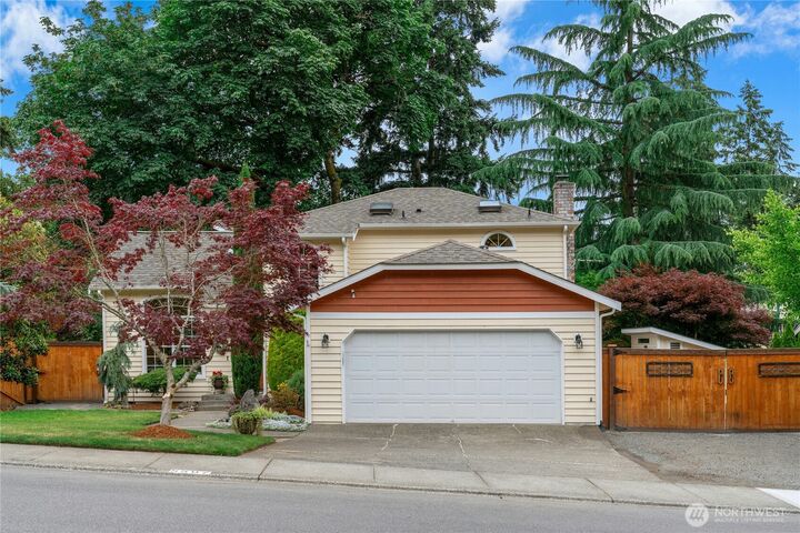 Property Photo:  5507  James Avenue SE  WA 98092 