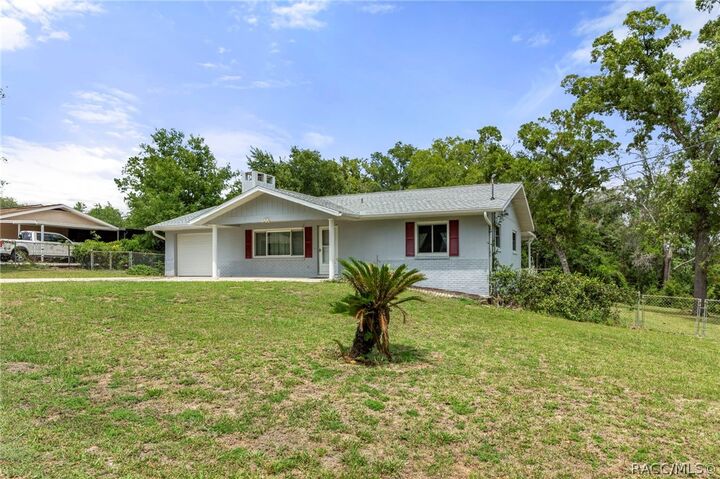 Property Photo: 5611 S Burr Terrace FL 34452