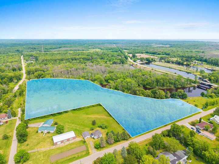 Property Photo:  4204 Topel Road  WI 54153-9530 