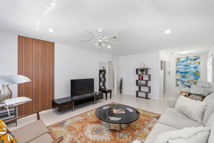 Property Photo:  23 NE 19th Avenue  FL 33060 