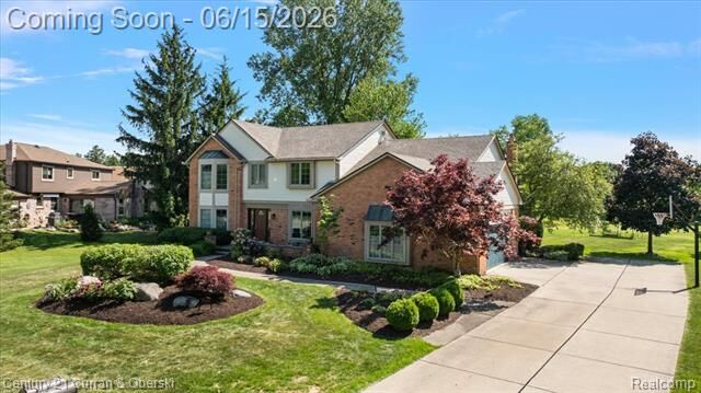 Property Photo:  37125 Fox Glen  MI 48331 