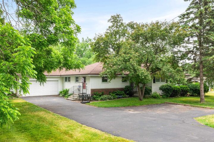 Property Photo:  614 N Lawson Drive  WI 54941 