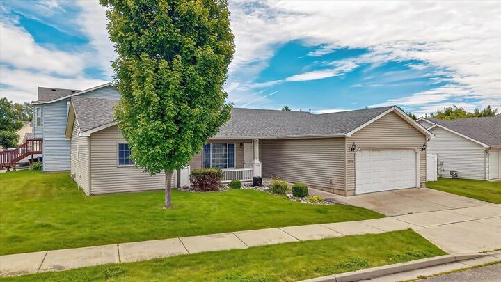 Property Photo:  4506 N Locust Ct  WA 99206 