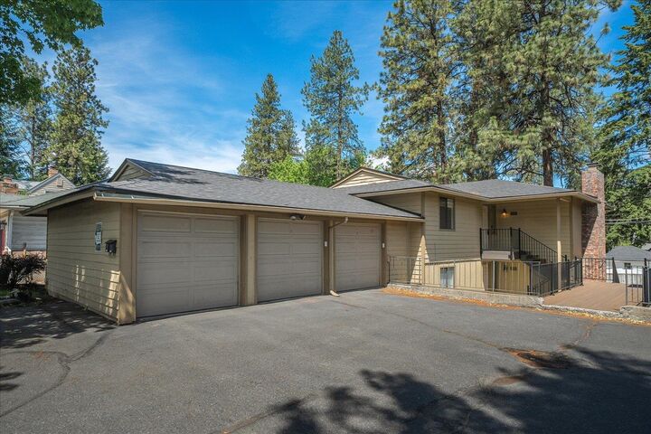 Property Photo: 1225 E 29th Ave 1301 E 29th Ave WA 99203-3219