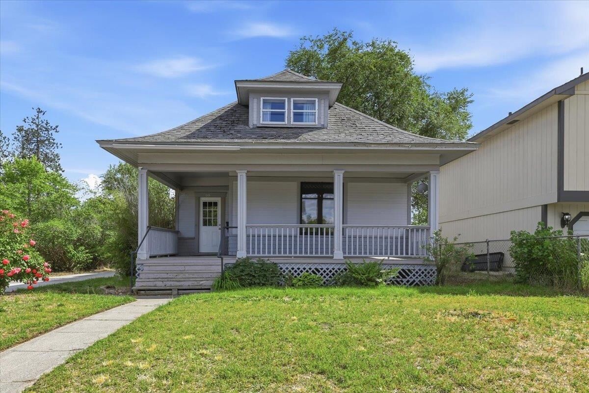 Property Photo:  801 W Kiernan Ave  WA 99205 