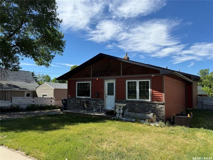 103 4th Avenue SE — photo 1