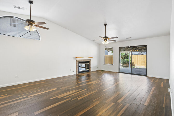 Property Photo: 5026 W Chestnut Avenue CA 93277