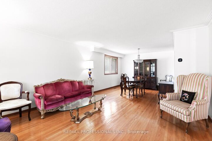 Property Photo: 380 Targa Road ON L5A 1S5