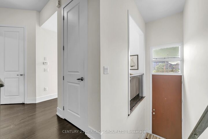 Property Photo: 9136 Bathurst Street ON L4J 0K1