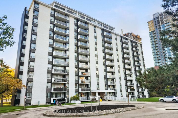 151 Larose Avenue E 907 — photo 1