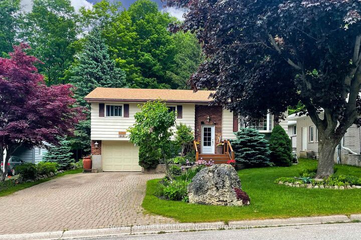 62 Parklane Crescent — photo 1