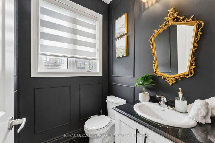 Property Photo: 7 Ballanview Court ON L4A 4W9