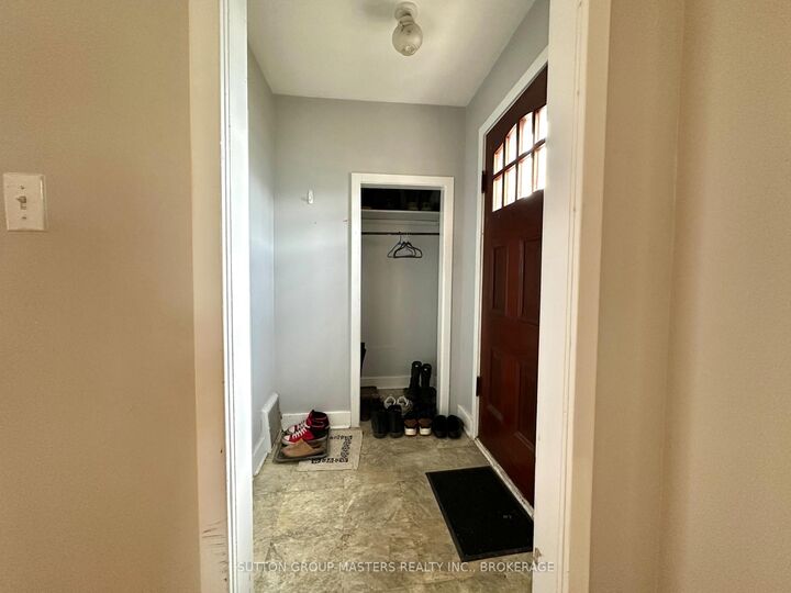 1668 Victoria Street — photo 1