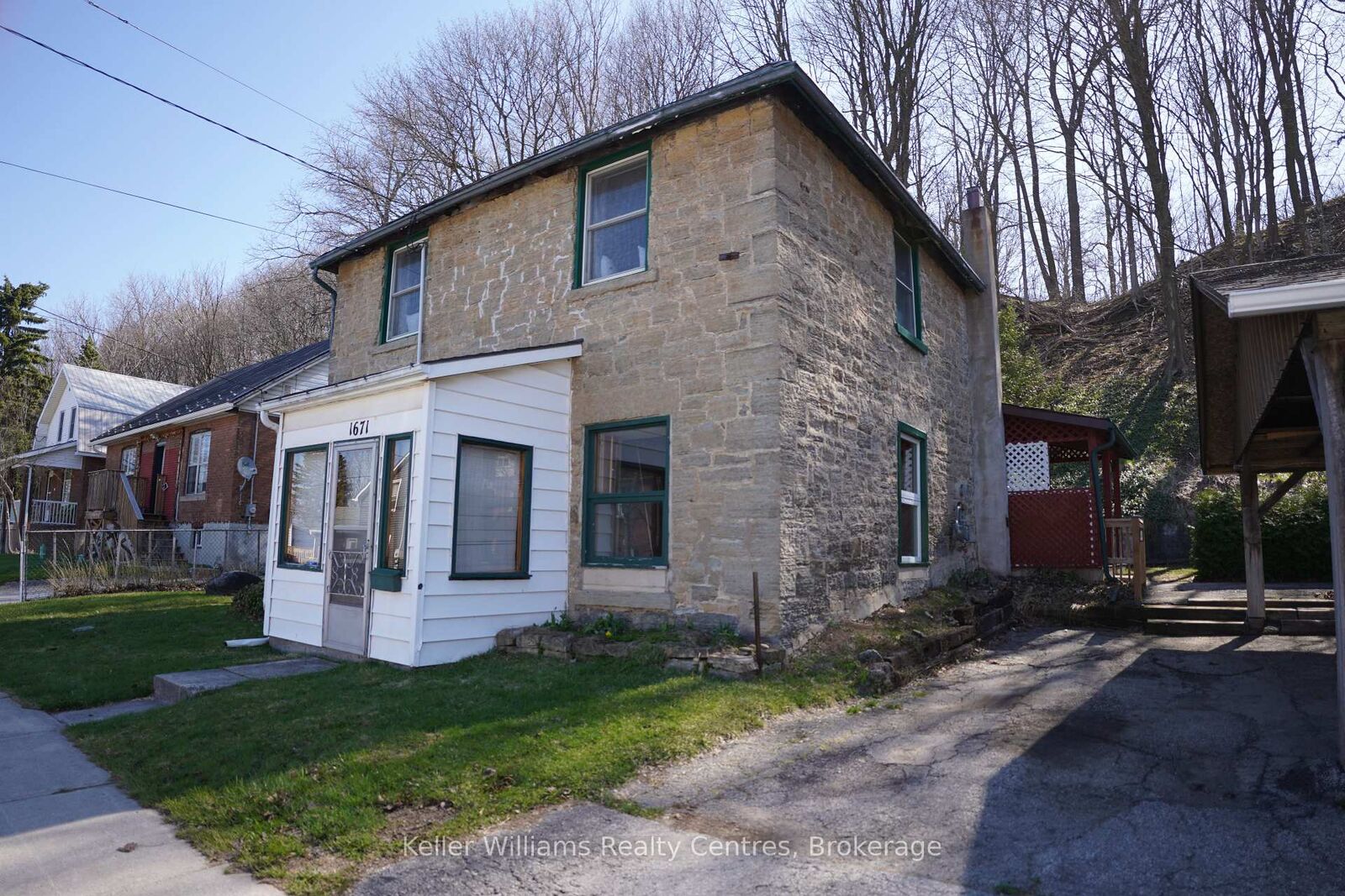 Property Photo:  1671 4th Avenue E  ON N4K 2R1 