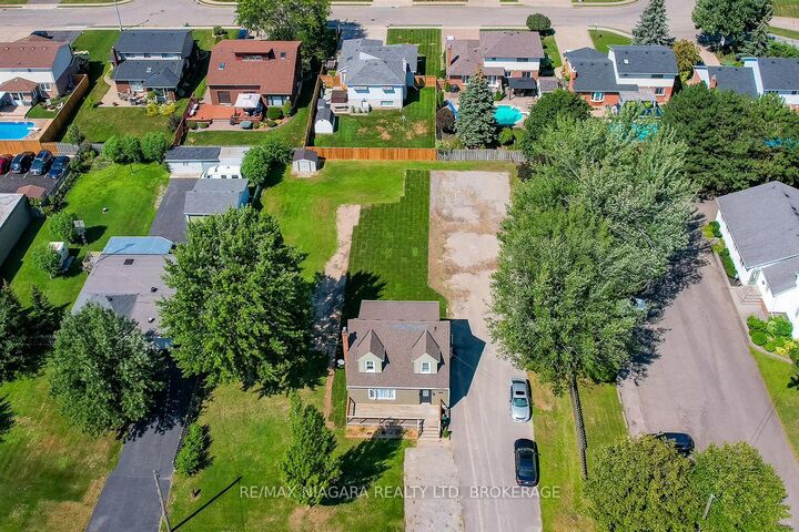 Property Photo:  186 Thorold Road  ON L3C 3V8 