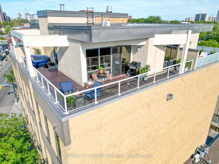 1 St Johns Road 504 — photo 1