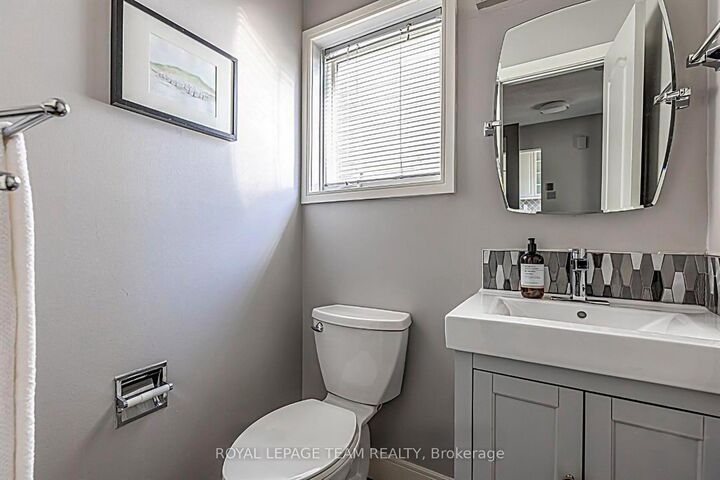 Property Photo: 124 Kennevale Drive ON K2J 3X7