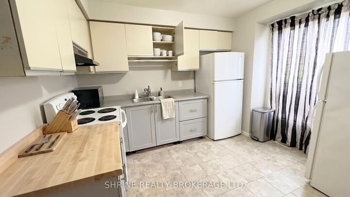 Property Photo: 550 Second Street 52 ON N5V 3S3