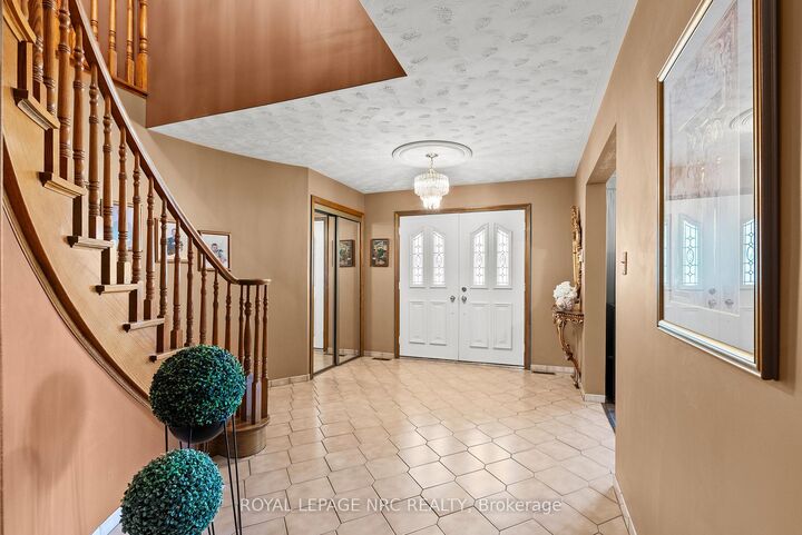 Property Photo: 14 Tupper Drive ON L2V 4C7