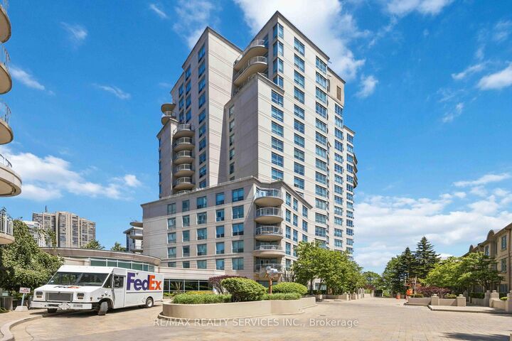 2111 Lake Shore Boulevard W 121 — photo 1