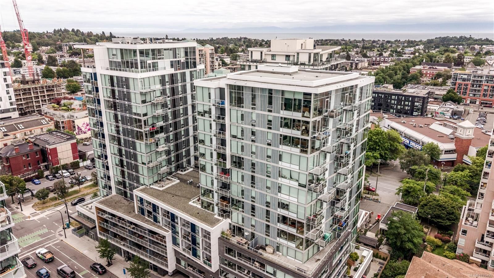 Property Photo:  989 Johnson St #1402  BC V8V 0E3 