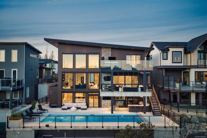 Property Photo: 2029 Pinehurst Terr BC V9B 3S3