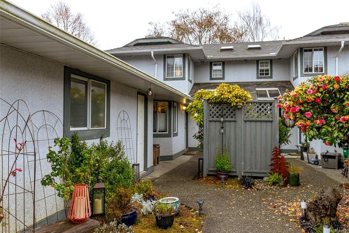 Property Photo: 5110 Cordova Bay Rd #14 BC V8Y 2K5