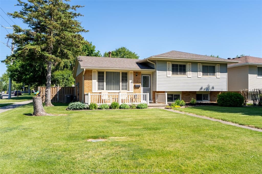 Property Photo: 3 Goldmere Drive ON N7M 5R3
