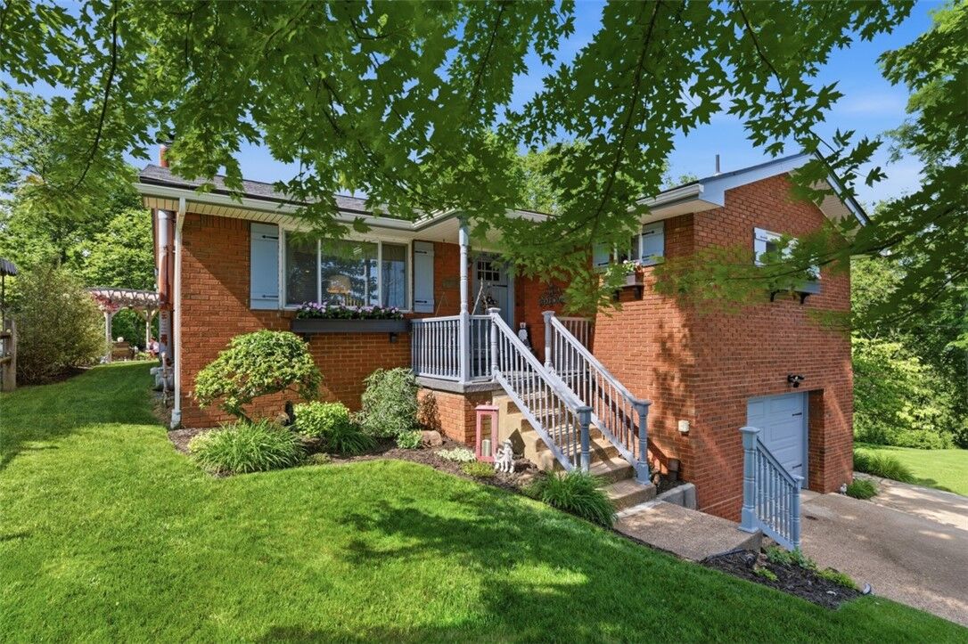 Property Photo:  1118 Flora St  PA 15212 