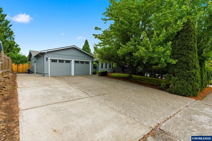 Property Photo:  1015 Cunningham Ln S  OR 97302 