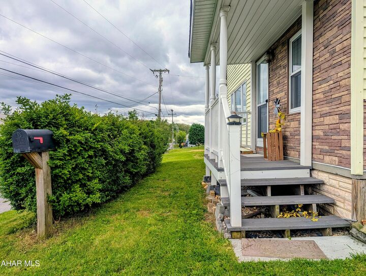 Property Photo:  456 &Amp 462 West Street  PA 15537 
