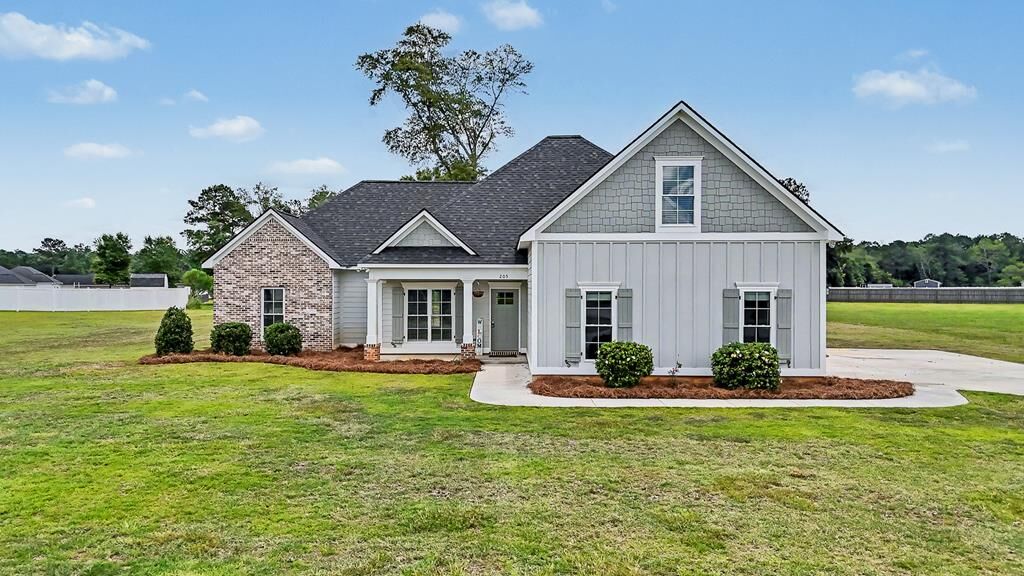 Property Photo:  205 Hollister Drive  GA 31763 