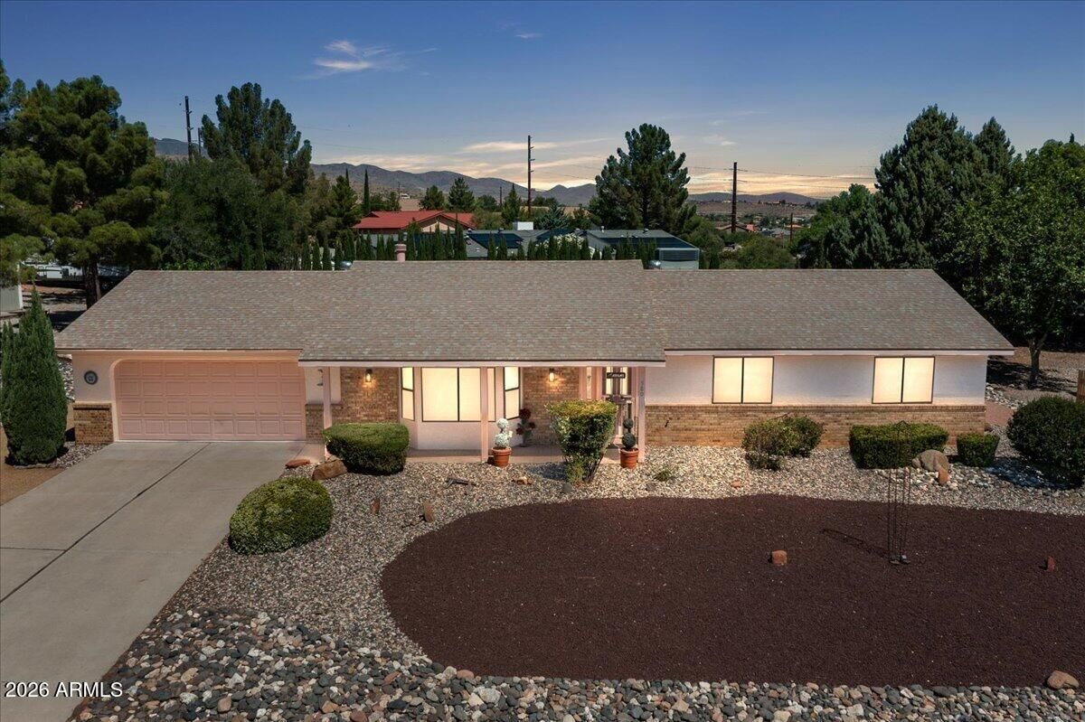 Property Photo:  580 Everett Lane  AZ 86324 