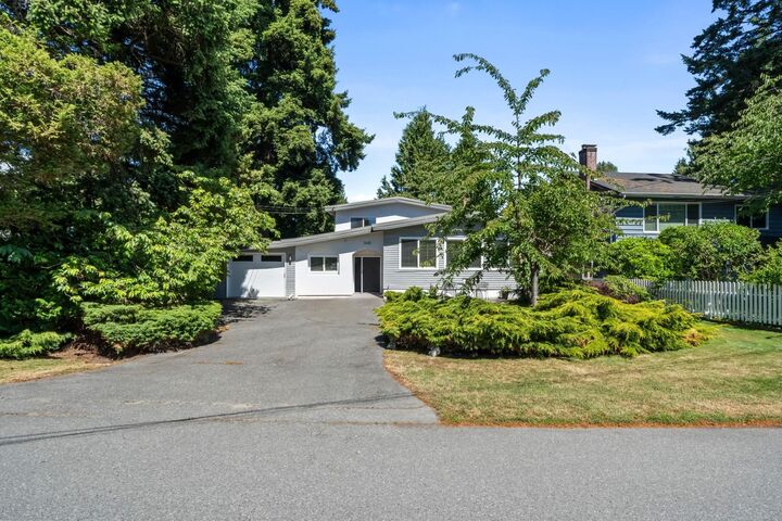 Property Photo: 1448 Farrell Avenue BC V4L 1V4