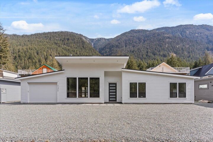 Property Photo: 71376 Grove Place Hg185 BC V0X 1L5