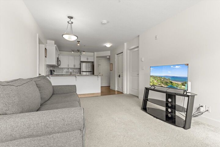 9422 Victor Street 218 — photo 1