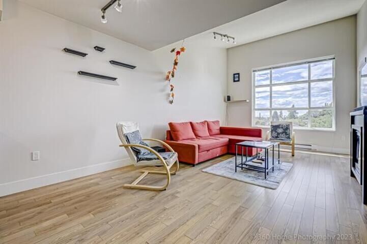 Property Photo: 7445 120 Street 403 BC V4C 0B3