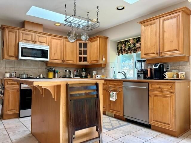 Property Photo:  5209 Glen Abbey Place  BC V4M 4H1 