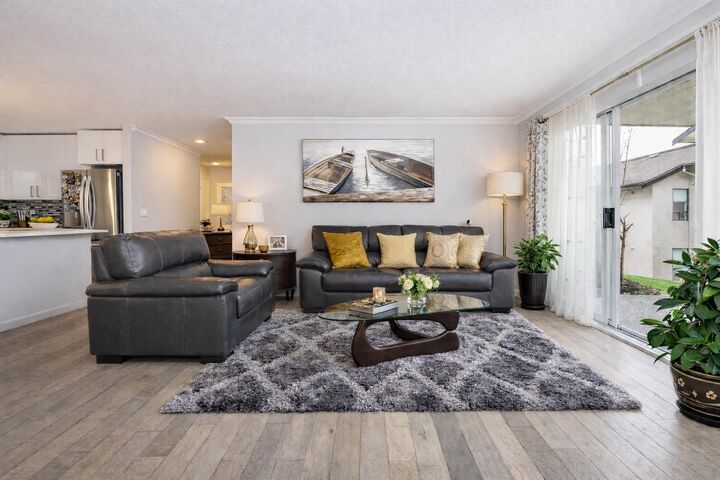 Property Photo: 1441 Blackwood Street 104 BC V4B 3V6
