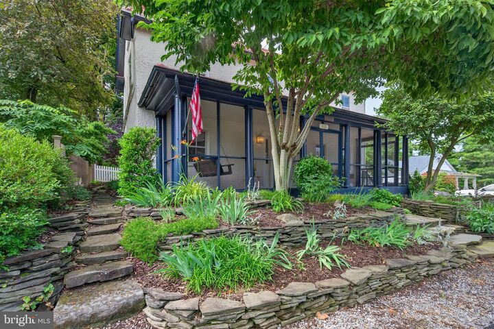 Property Photo: 821 E Ridge Street WV 25425