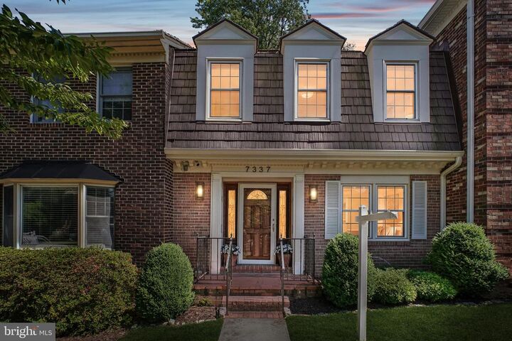 Property Photo: 7337 Lewinsville Park Court VA 22101