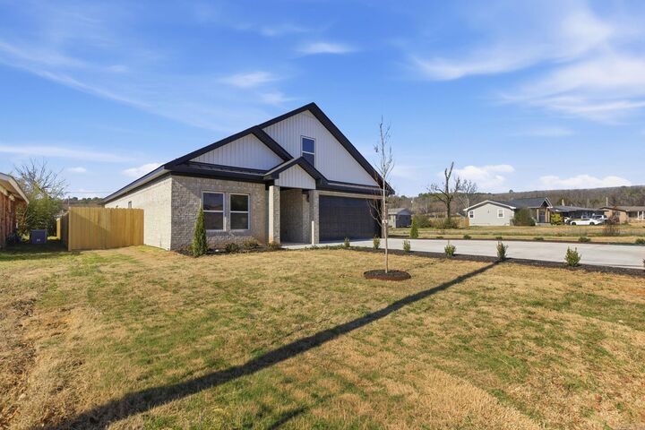 Property Photo: 5801 Shamrock Drive AR 72118