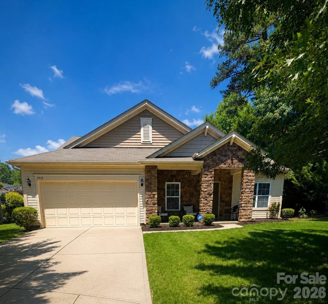Property Photo: 1919 Corriente Court NC 28213