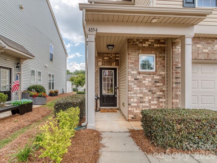 Property Photo:  4354 Park South Station Boulevard  NC 28210 